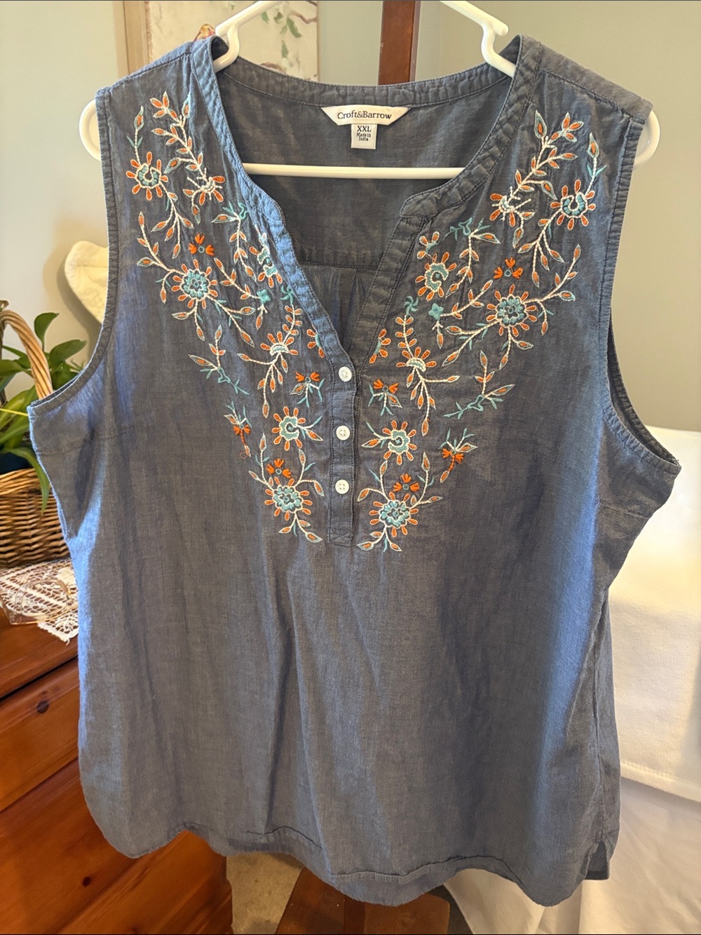 croft & barrow Blue Embroidered Sleeveless Chambray Top
